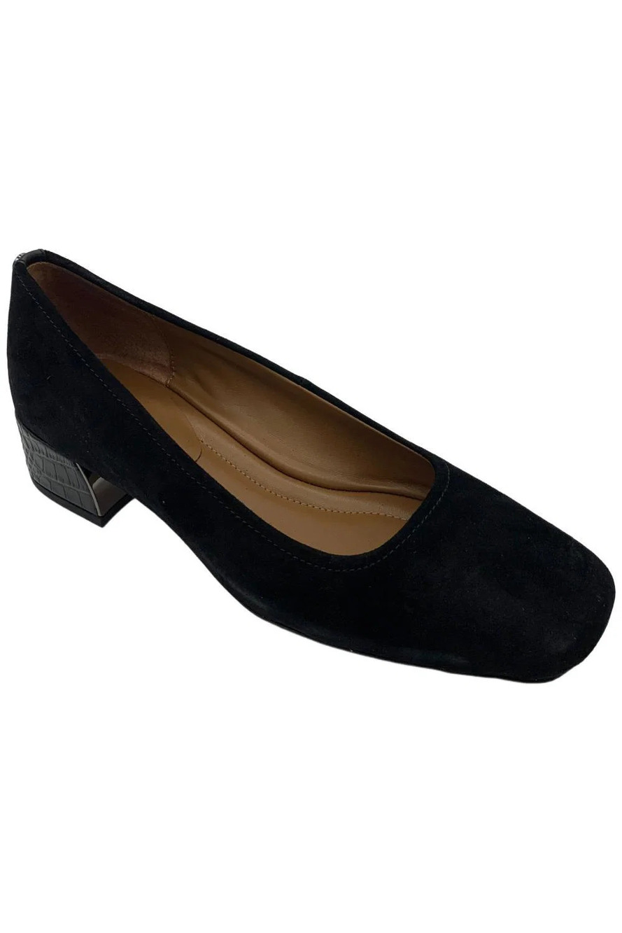 Donald Pliner Women's Drew Stretch Suede Slip-On Heel Black - Medium